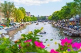 Imagen de un canal en Países Bajos Imagen de un canal en Países Bajos