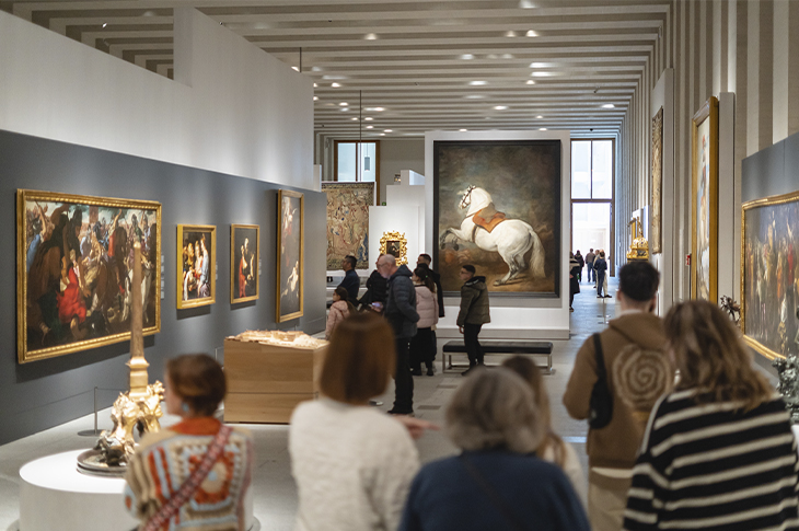 En la Galería de Colecciones Reales reposa el fruto del mecenazgo de los monarcas españoles durante más de cinco siglos y presenta este rico legado con colecciones de pinturas, esculturas, tapices, porcelanas, armaduras, instrumentos musicales, mobiliario, carrozas, vidrios o libros En la Galería de Colecciones Reales reposa el fruto del mecenazgo de los monarcas españoles durante más de cinco siglos y presenta este rico legado con colecciones de pinturas, esculturas, tapices, porcelanas, armaduras, instrumentos musicales, mobiliario, carrozas, vidrios o libros