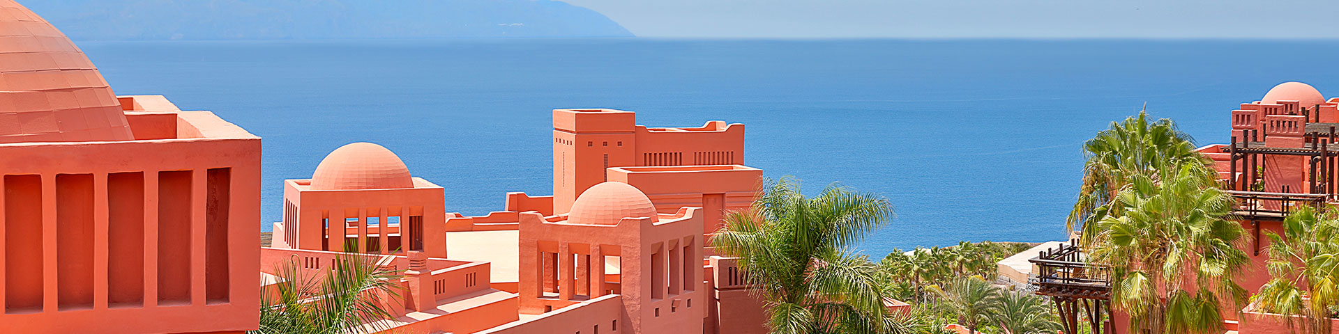 O Ritz-Carlton oferece aos seus hóspedes oito propostas gastronómicas e destaca o M.B., um restaurante com duas estrelas  Michelin ©Marriott International