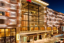 Localizado perto do Aeroporto de Madrid-Barajas e da IFEMA, o Madrid Marriott Auditorium Hotel & Conference Center tem 56 salas para convenções, exposições e feiras, bem como um auditório de 2.000 lugares © Madrid Marriott Auditorium Hotel & Conference Center Localizado perto do Aeroporto de Madrid-Barajas e da IFEMA, o Madrid Marriott Auditorium Hotel & Conference Center tem 56 salas para convenções, exposições e feiras, bem como um auditório de 2.000 lugares © Madrid Marriott Auditorium Hotel & Conference Center