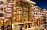 Localizado perto do Aeroporto de Madrid-Barajas e da IFEMA, o Madrid Marriott Auditorium Hotel & Conference Center tem 56 salas para convenções, exposições e feiras, bem como um auditório de 2.000 lugares © Madrid Marriott Auditorium Hotel & Conference Center