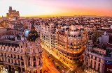 Imagen cenital de la calle Gran Vía de Madrid, España