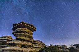 El Torcal de Antequera, situé à 1 200 mètres d’altitude, est un lieu unique pour profiter d’activités astronomiques