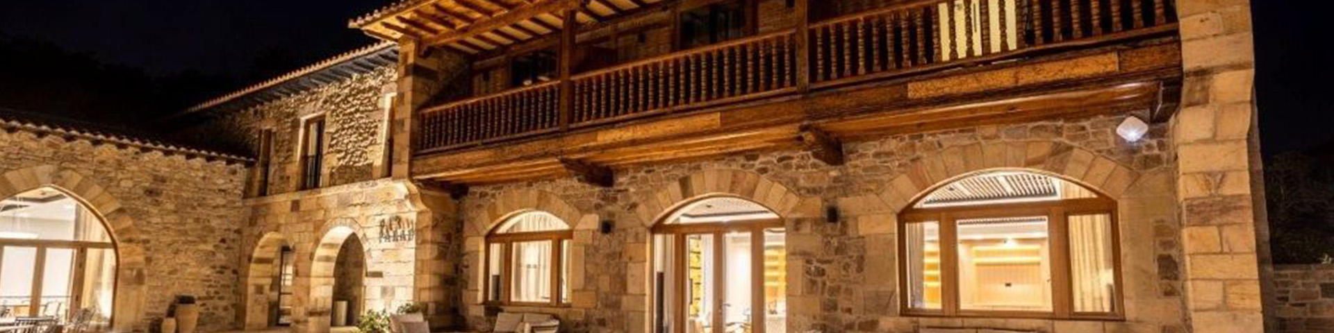 El Parador de Santillana Altamira ha reabierto tras una actuación destinada a mejorar la sostenibilidad, la accesibilidad, el interiorismo y la experiencia del cliente