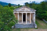 A igreja de San Jorge foi doada pelos duques de Santo Mauro à cidade de Las Fraguas para servir de paróquia, um papel que desempenha hoje © Shutterstock