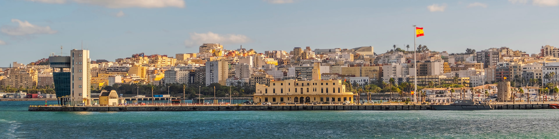 Ceuta ofrece al visitante un valioso legado histórico, un clima muy favorable durante todo el año y una gastronomía genuina