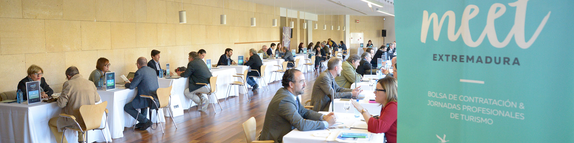 The Cáceres Conference and Exhibition Center, inaugurated in March 2011, boasts a main auditorium and multiple exhibition halls spread across 243,250 ft², making it the largest indoor venue for performing arts in Extremadura.