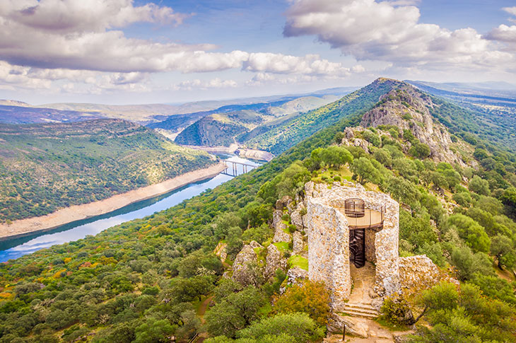 Monfragüe National Park is an ideal spot for birdwatching in Extremadura