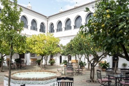 El Parador de Guadalupe ocupa un antiguo hospital de peregrinos.