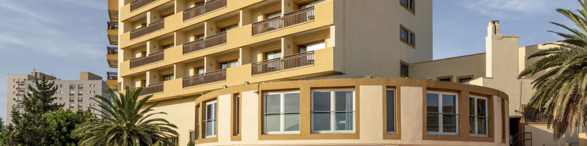 The redevelopment of the Parador’s facade will restore the original appearance of the building, inaugurated in 1973 and designed by Juan Luis Manzano-Monís