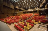 Le Cartuja Center dispose de la technologie Gala Venue, qui permet différentes configurations de son auditorium, passant de 2 000 sièges à un espace ouvert pour 3 500 spectateurs