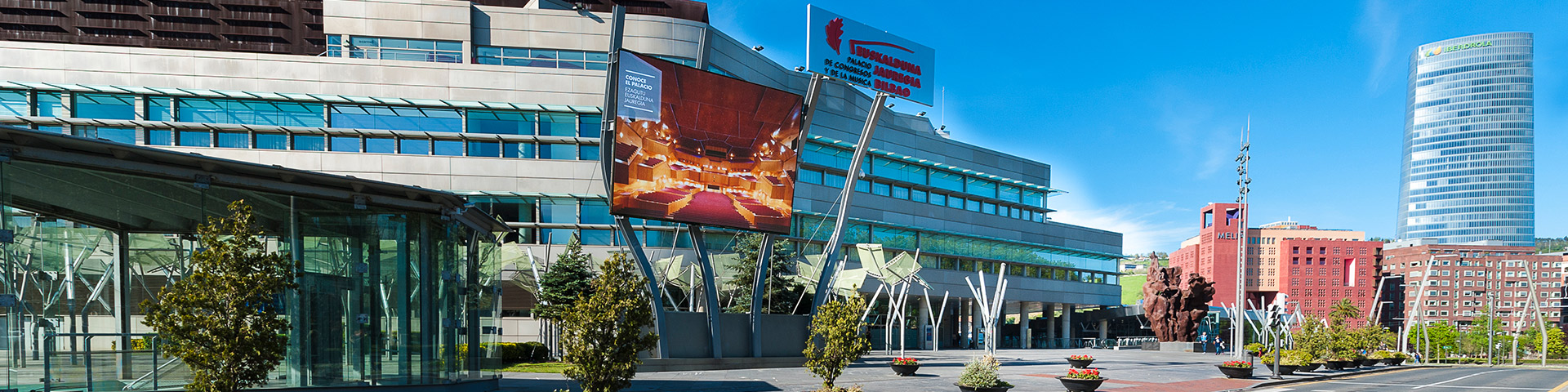 The Euskalduna Conference and Music Palace (Euskalduna Jauregia) is a vast multifunctional complex situated in the heart of Bilbao, a stone’s throw from the international airport