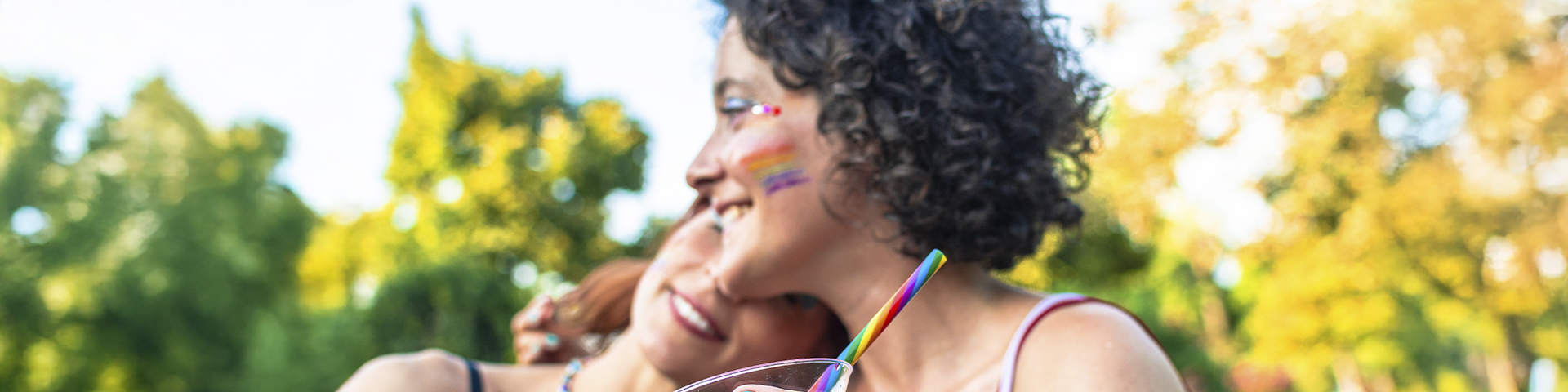 Extremadura Amable ist ein Projekt der Triángulo Foundation, das gegründet wurde, um Extremadura durch ein solides Netzwerk von Einrichtungen, die sich Vielfalt und Inklusion verschrieben haben, als LGTBI-Ziel sichtbar zu machen