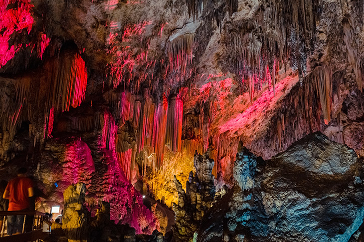La cueva de Nerja (Málaga) fue declarada Bien de Interés Cultural en 2005 y está situada a 158 metros sobre el nivel del mar