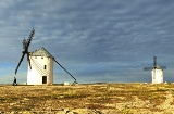 En la actualidad, son doce los molinos que se divisan sobre la Sierra de los Molinos y uno sobre el Cerro de La Paz, declarados Bienes de interés Cultural en el año 2001 En la actualidad, son doce los molinos que se divisan sobre la Sierra de los Molinos y uno sobre el Cerro de La Paz, declarados Bienes de interés Cultural en el año 2001