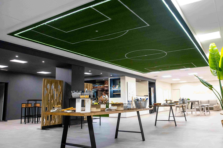Sala Mestalla 1923, niezależna i ekskluzywna przestrzeń ze wszystkimi udogodnieniami do przeprowadzania sesji roboczych z najlepszymi doznaniami kulinarnymi
