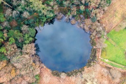 Pozo Tremeo is located on the outskirts of the town of Rumoroso, which belongs to the municipality of Polanco