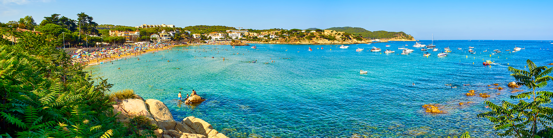 España suma un total de 677 playas reconocidas con Bandera Azul. En imagen, la playa de La Fosca en Palamós (Girona, Cataluña)