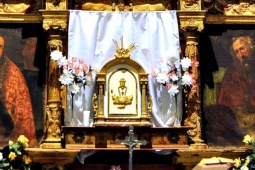 When visitors explore the churches housing the altarpieces of the Renaissance Route, they also have the opportunity to immerse themselves in the history and culture of León