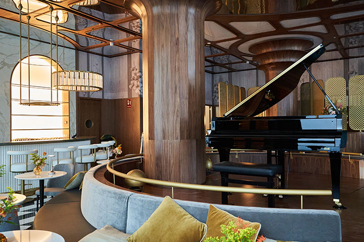 Le hall du Grand Hotel Centenari Valencia dispose du bar-restaurant Soul of 1927, avec un piano à queue pour profiter de musique live et de cocktails signatures © Le hall du Grand Hotel Centenari Valencia dispose du bar-restaurant Soul of 1927, avec un piano à queue pour profiter de musique live et de cocktails signatures ©