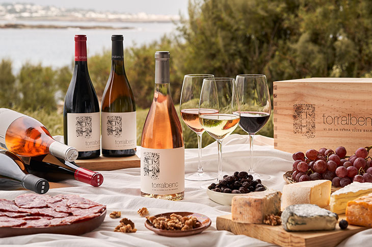 La Bodega Torralbenc en Menorca cuenta con 16 hectáreas de viñedo con diez variedades de uva