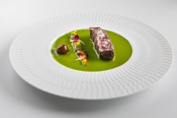 Lomo de vaca Tudanca, uno de los platos estrella de Cenador de Amós (tres estrellas Michelin, Villaverde de Pontones)