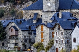 Sallent de Gállego, located in Alto Gállego, showcases the province of Huesca’s potential for rural MICE tourism, featuring unique venues for meetings, incentive trips and events promoted by the province’s Convention Bureau. Sallent de Gállego, located in Alto Gállego, showcases the province of Huesca’s potential for rural MICE tourism, featuring unique venues for meetings, incentive trips and events promoted by the province’s Convention Bureau.