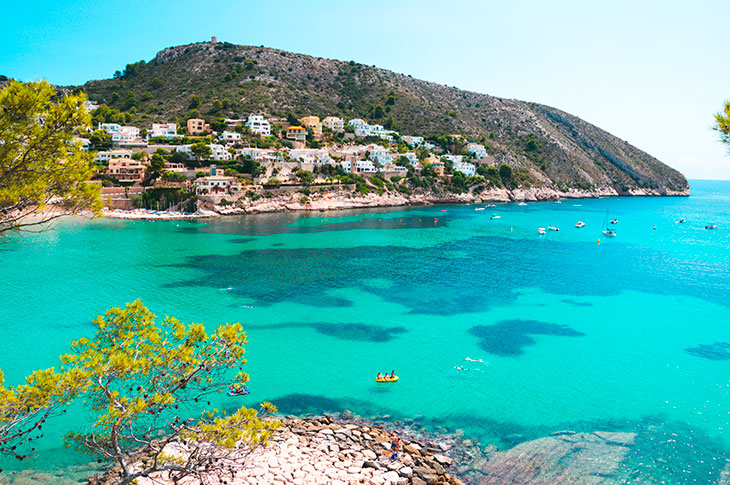 Image of El Portet beach, one of the most highly recommended areas for sailing or practicing water sports on the Costa Blanca Image of El Portet beach, one of the most highly recommended areas for sailing or practicing water sports on the Costa Blanca