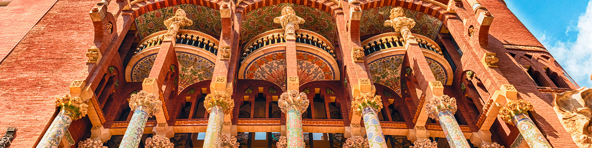 O Palau de la Música Catalana é o único salão de concertos declarado Patrimônio Mundial pela UNESCO e permite organizar eventos memoráveis