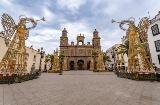St. Anne's Cathedral, located in the Vegueta neighborhood (Las Palmas de Gran Canaria), during the Christmas season St. Anne's Cathedral, located in the Vegueta neighborhood (Las Palmas de Gran Canaria), during the Christmas season