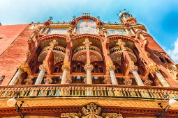The Palau de la Música promotes knowledge and dissemination of cultural heritage and opera in Barcelona