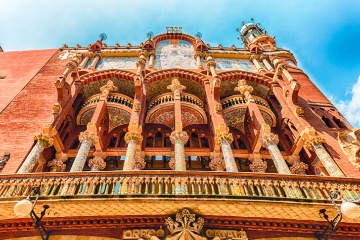 O Palau de la Música promove o conhecimento e a divulgação do patrimônio cultural e da ópera em Barcelona