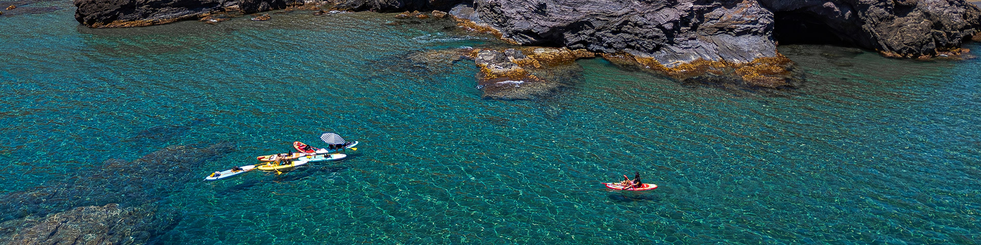 Ilmakuva Calblanquen rannasta (Cartagena, Murcian alue), jossa voit mennä melomaan tai snorklaamaan © Shutterstock