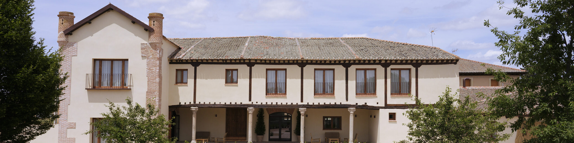 The Palacio de Paradinas is a 15th-century building converted into a 5-star boutique hotel featuring eight rooms