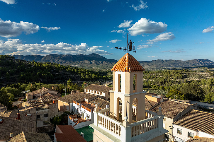 Vista área de la iglesia de Benillup Vista área de la iglesia de Benillup