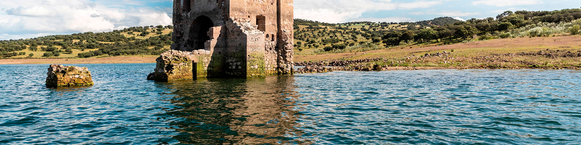 Søen ved Orellana La Vieja er et vådområde af international betydning, et særligt fuglebeskyttelsesområde og en integreret del af Natura 2000-nettet