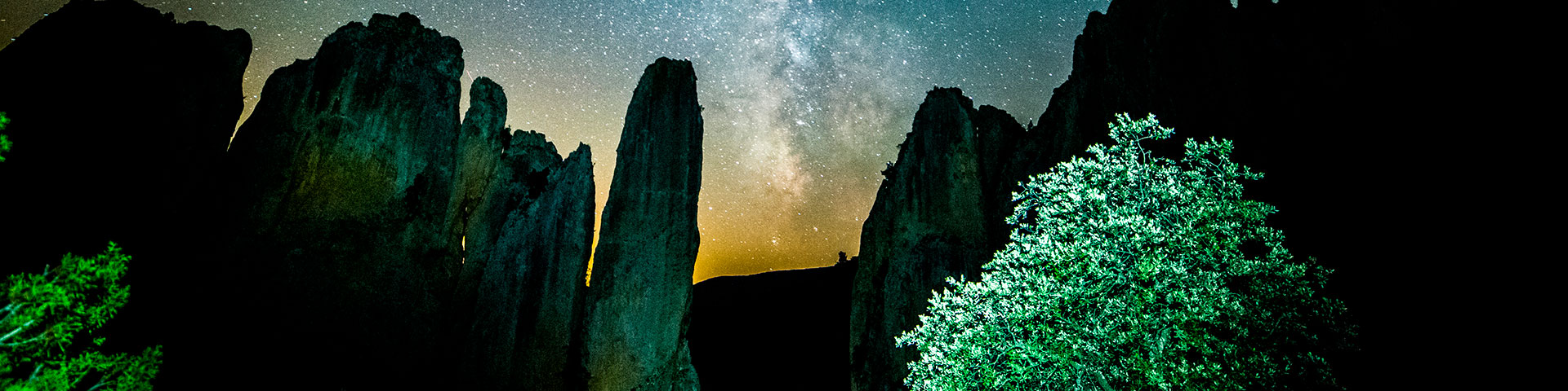 La observación astronómica en Aragón, con varias comarcas certificadas como Reservas Starlight, se ha convertido en una experiencia turística de primer nivel gracias a sus entornos privilegiados para el astroturismo