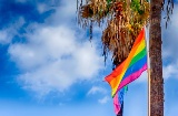 LGBT-lippu Gran Canarian saarella Maspalomas Gay Pride -tapahtumassa © Shutterstock