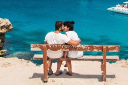 Devido às suas paisagens icónicas e experiências genuínas, Espanha é um dos destinos preferidos para o turismo internacional celebrar a lua-de-mel © Shutterstock Devido às suas paisagens icónicas e experiências genuínas, Espanha é um dos destinos preferidos para o turismo internacional celebrar a lua-de-mel © Shutterstock