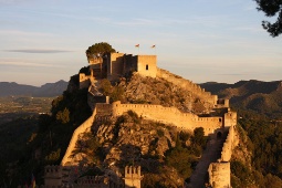Em 1091, Rodrigo Díaz de Vivar estabeleceu um extenso protetorado na área do Levante e Xàtiva tornou-se tributária do Cid juntamente com os territórios de Tortosa e Denia. Na imagem, o Castell de Xàtiva © Consorcio Camino del Cid | E Cappa Segis