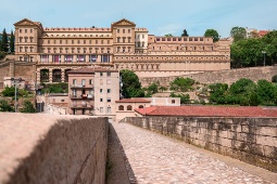 Imagen exterior del célebre Santuario Cova Sant Ignasi, situado en la localidad de Manresa, Cataluña