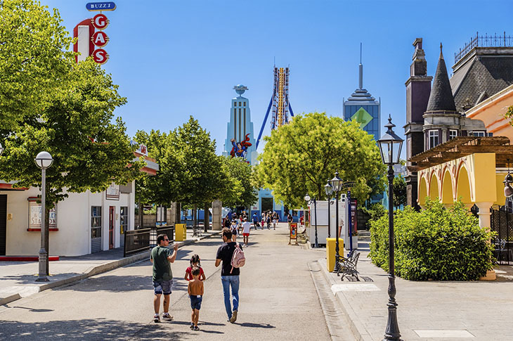 Parque Warner amazes with a new Stunt Show production and a restaurant that expands the park’s gastronomic offer