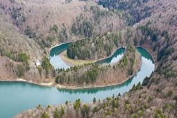 Der Wald von Irati, der im Jahr 2024 von der UNESCO zum Biosphärenreservat erklärt wurde, erstreckt sich über 53.660 Hektar in den Tälern von Aezkoa und Salazar (Navarra) und ist der zweitgrösste Buchenwald Europas sowie ein Paradies der Artenvielfalt Der Wald von Irati, der im Jahr 2024 von der UNESCO zum Biosphärenreservat erklärt wurde, erstreckt sich über 53.660 Hektar in den Tälern von Aezkoa und Salazar (Navarra) und ist der zweitgrösste Buchenwald Europas sowie ein Paradies der Artenvielfalt