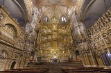 Su planta de cinco naves, el crucero, la girola y las capillas reflejan una arquitectura luminosa y profundamente castellana Su planta de cinco naves, el crucero, la girola y las capillas reflejan una arquitectura luminosa y profundamente castellana