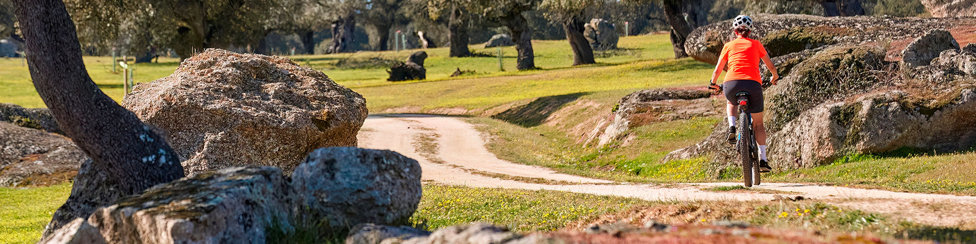 Extremadura, med sine grønne ruter og seks mountainbikeruter, byder på mere end 2.000 kilometer til cykelture