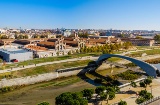 Matadero Madrid har utvecklats till ett levande kulturcentrum där publiken kan ta del av dans, utställningar, workshops, scenkonst och mycket mer.