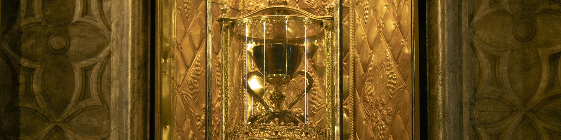 The Holy Chalice was brought by Alfonso V of Aragon in 1424 and is housed in a chapel restored in 1916