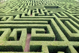 The Villapresente labyrinth (Reocín, Cantabria) is Spain’s largest permanent plant labyrinth