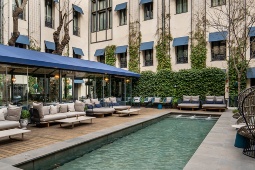 Piscina exterior no terraço do Hotel CoolRooms Palacio de Atocha (Madrid) © CoolRooms Palacio de Atocha Piscina exterior no terraço do Hotel CoolRooms Palacio de Atocha (Madrid) © CoolRooms Palacio de Atocha