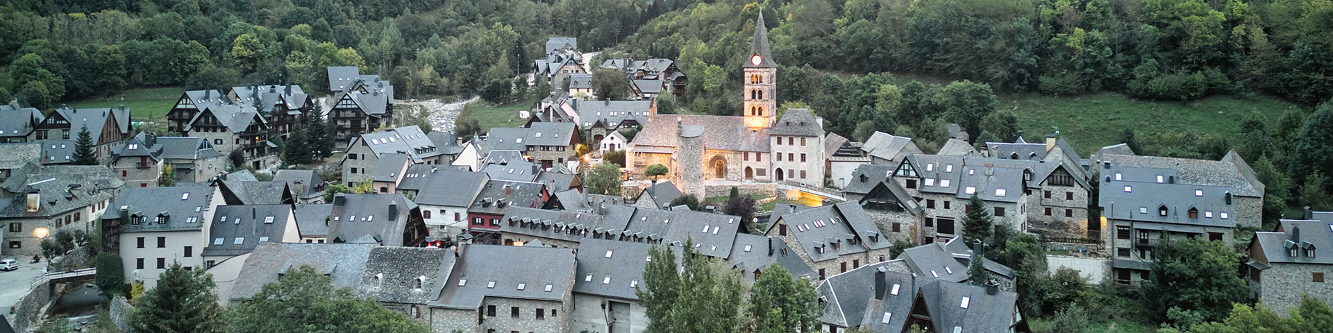 Arties is a delightful village in the Val d’Aran. Just 7 km from the Baqueira Beret ski resort, it was ranked one of Spain’s most beautiful villages in 2023